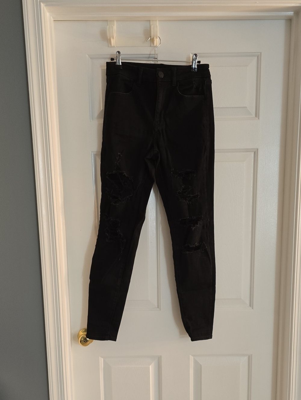 American Eagle Outfitters Black Distressed Skinny Jeans